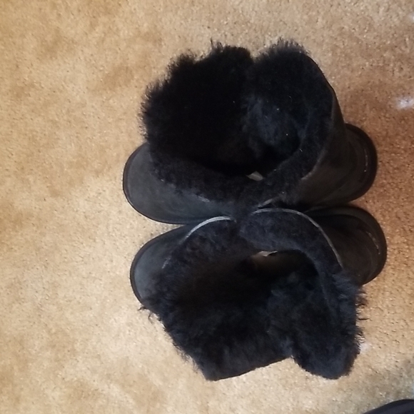 UGG Bailey Button Boots - Picture 4 of 16